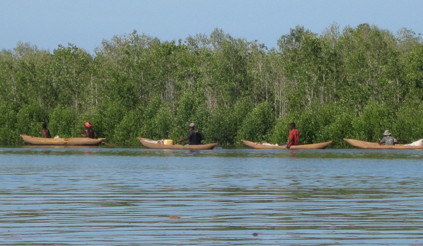 MadagascarFishermenInBoats